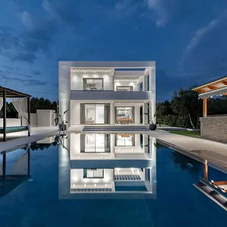 Antonia Villa - Luxurious Serenity With Private Pool, By Zantewize Kalipadhon Exterior photo