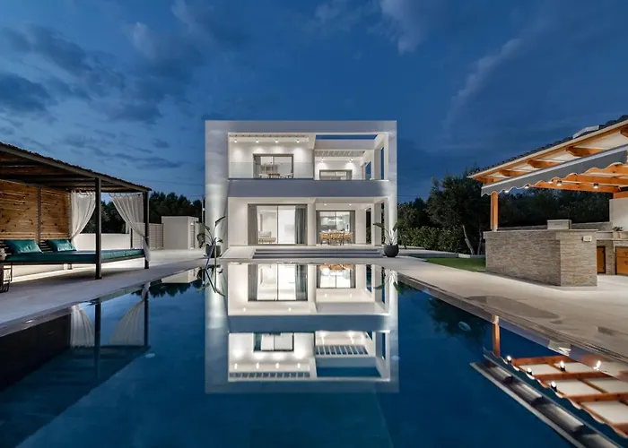Antonia Villa - Luxurious Serenity With Private Pool, By Zantewize
