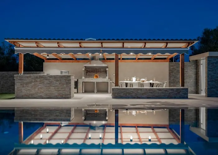 Antonia Villa - Luxurious Serenity With Private Pool, By Zantewize