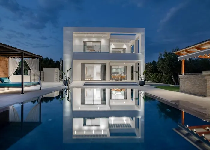 Antonia Villa - Luxurious Serenity With Private Pool, By Zantewize