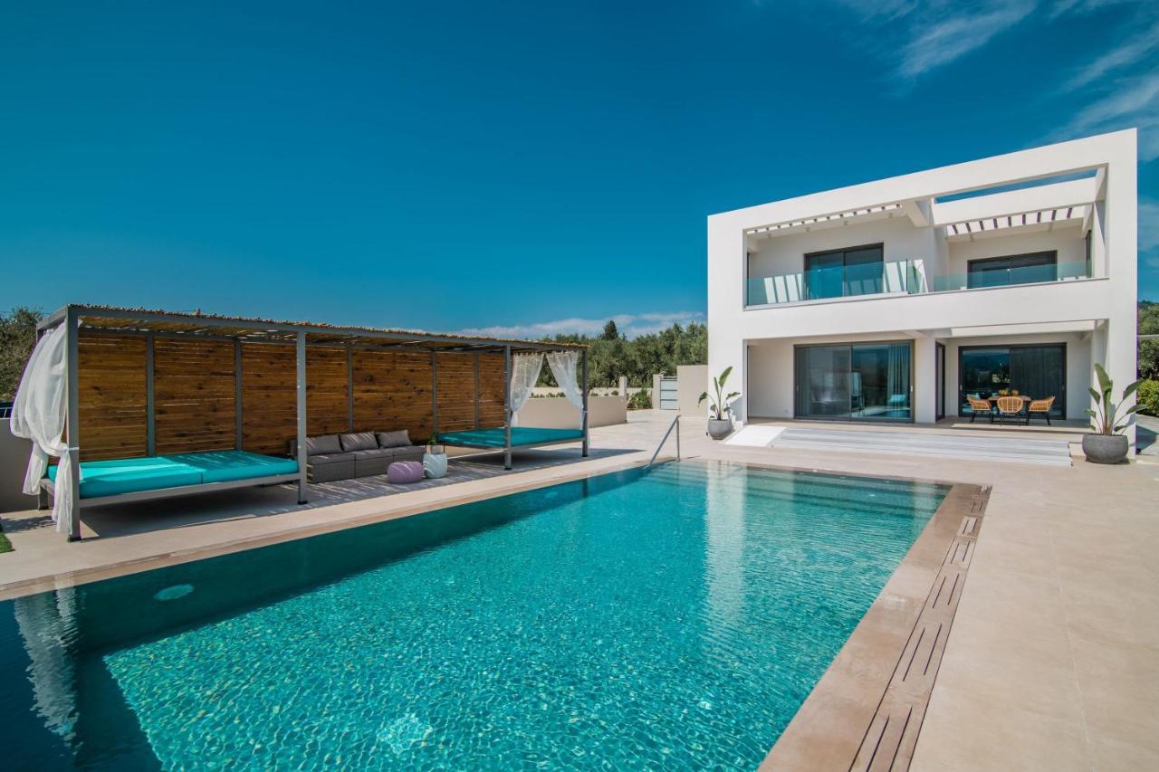 Antonia - Luxurious Serenity With Private Pool, By Zantewize Villa *