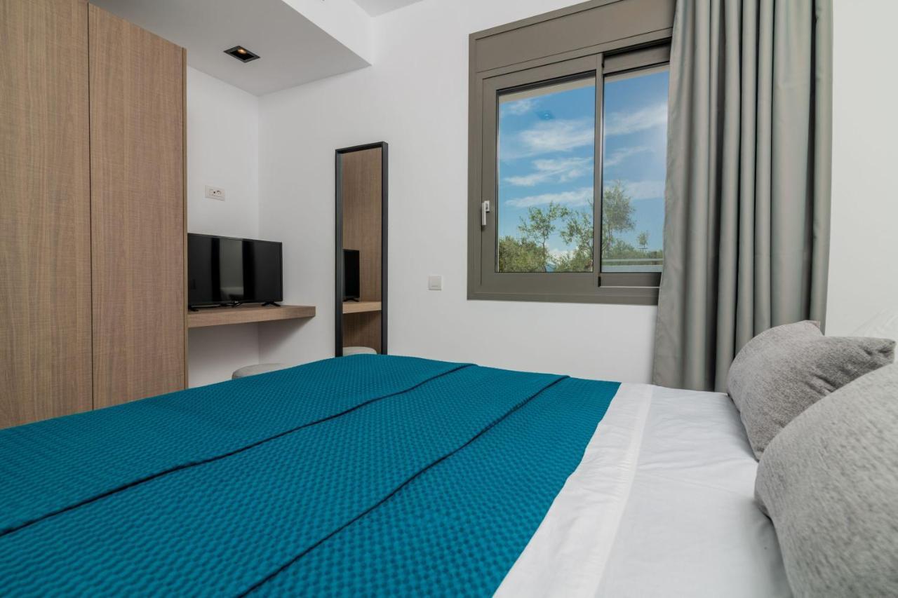 Antonia - Luxurious Serenity With Private Pool, By Zantewize * Kalipadhon