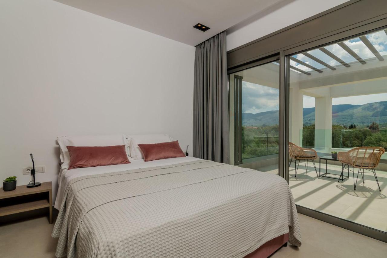 Antonia - Luxurious Serenity With Private Pool, By Zantewize * Kalipadhon