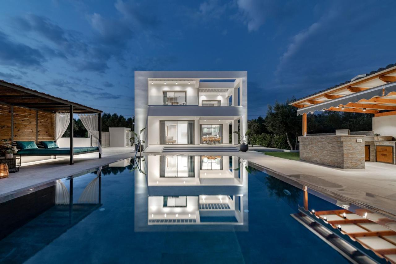 Villa Antonia - Luxurious Serenity With Private Pool, By Zantewize Kalipadhon