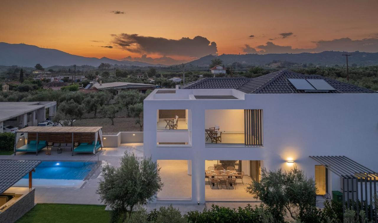Antonia - Luxurious Serenity With Private Pool, By Zantewize *