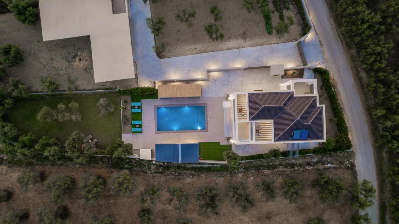 Villa Antonia - Luxurious Serenity With Private Pool, By Zantewize Kalipadhon
