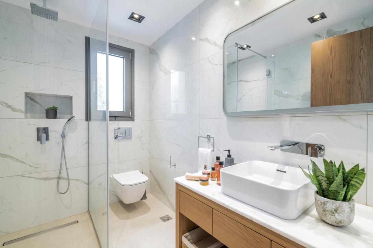 Antonia - Luxurious Serenity With Private Pool, By Zantewize Villa Kalipádhon