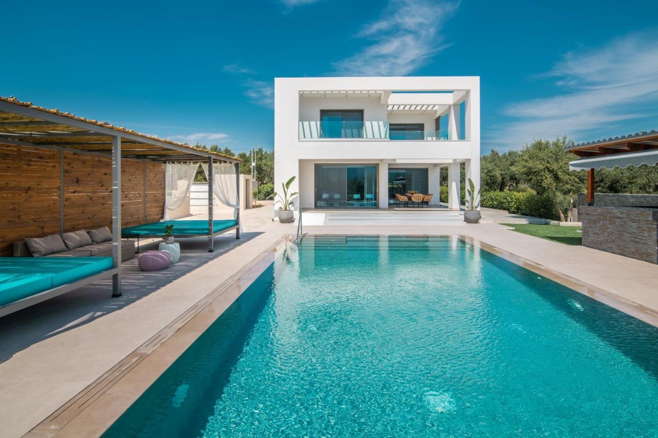 Villa Antonia - Luxurious Serenity With Private Pool, By Zantewize Kalipádhon